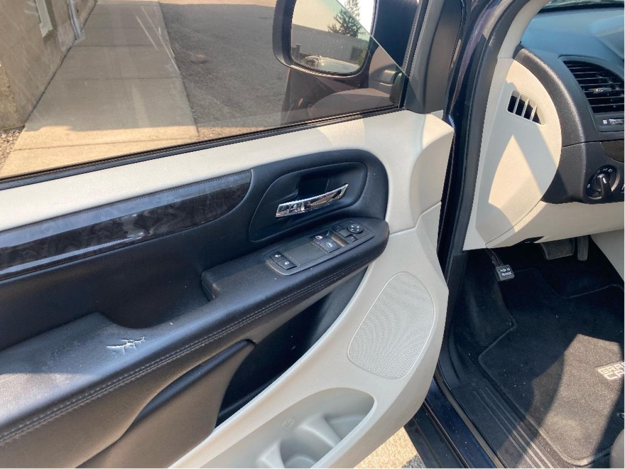 2014 Dodge Grand Caravan SE Photo