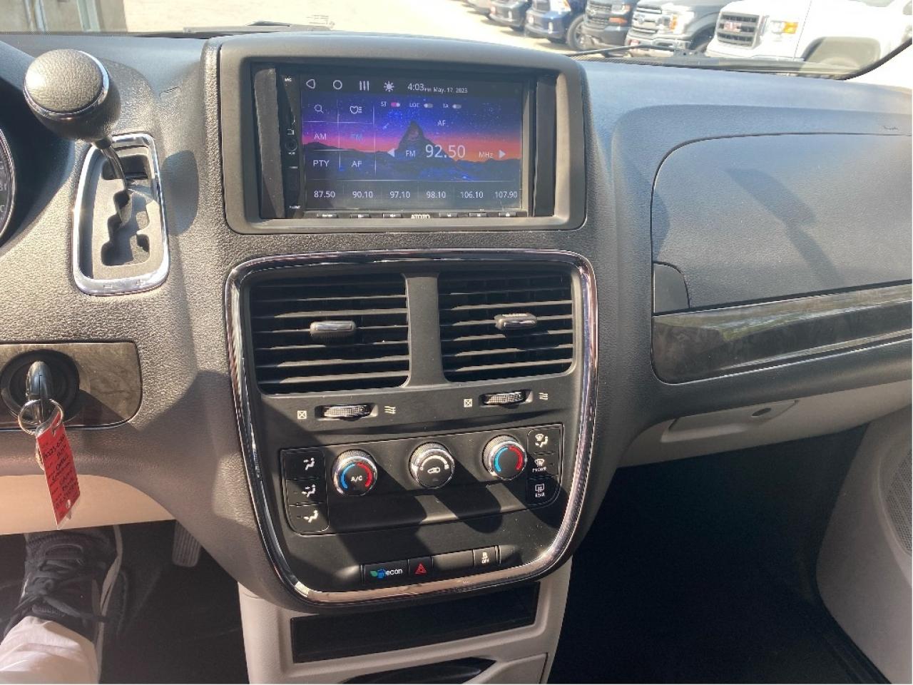 2014 Dodge Grand Caravan SE Photo