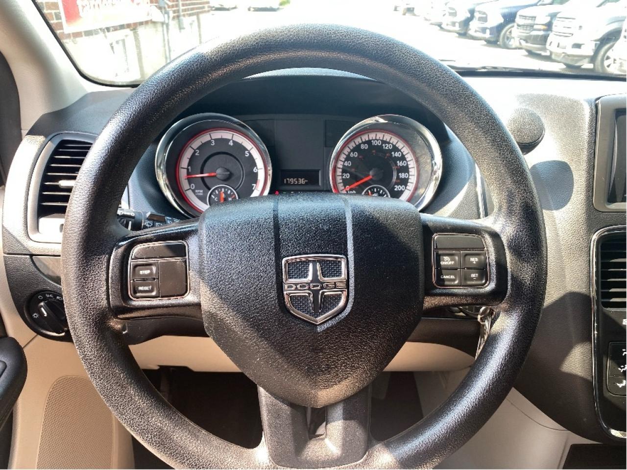 2014 Dodge Grand Caravan SE Photo