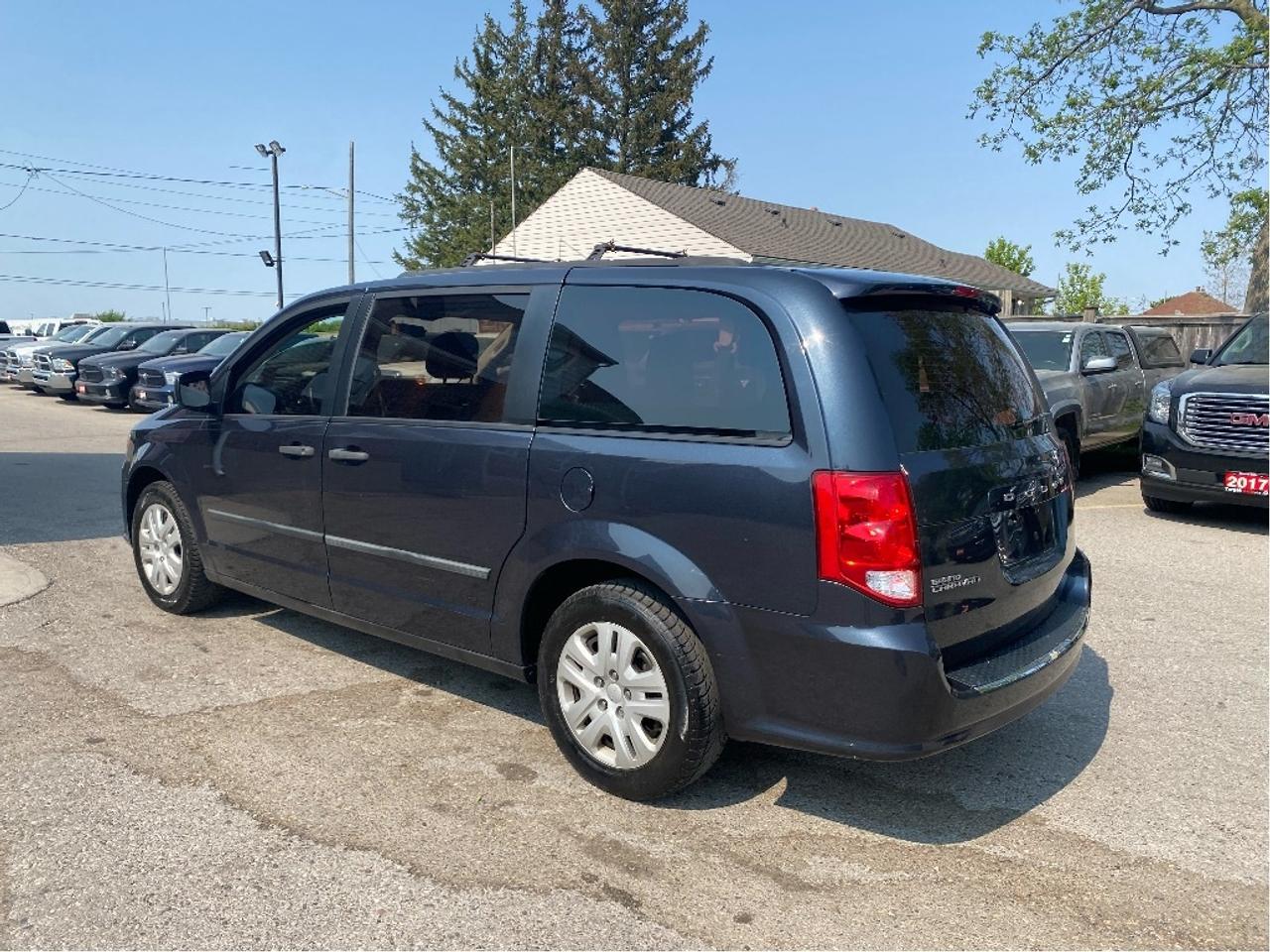 2014 Dodge Grand Caravan SE Photo4