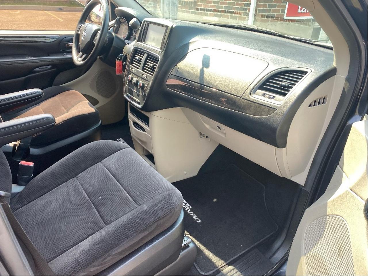 2014 Dodge Grand Caravan SE Photo