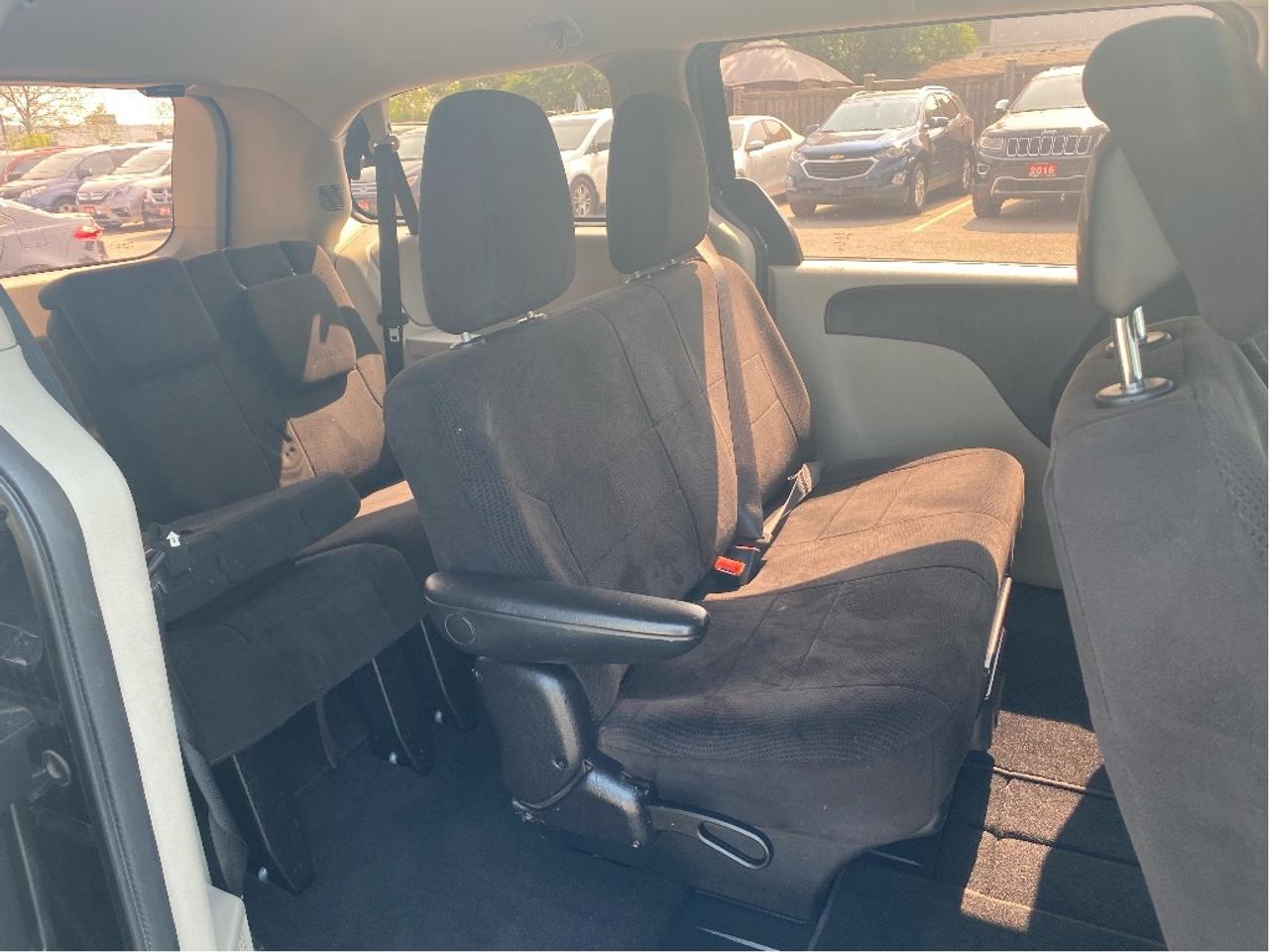 2014 Dodge Grand Caravan SE Photo