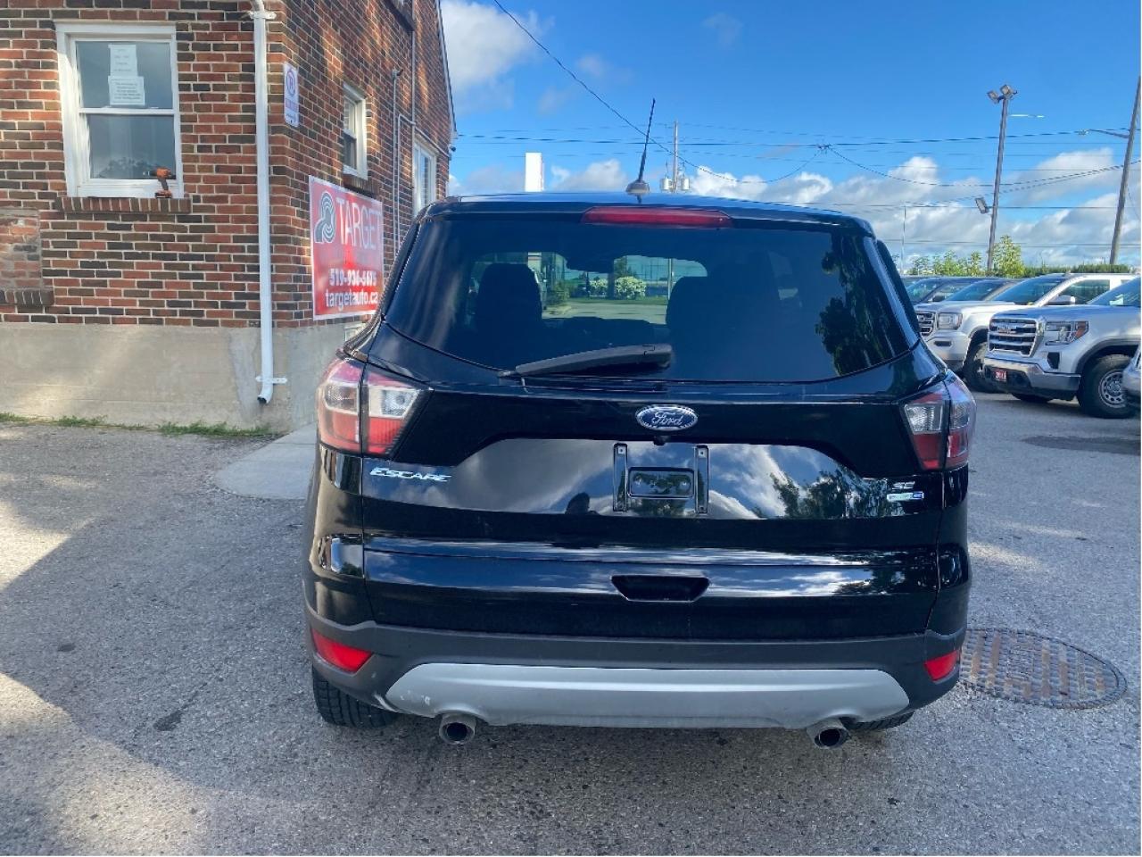 2017 Ford Escape SE Photo4