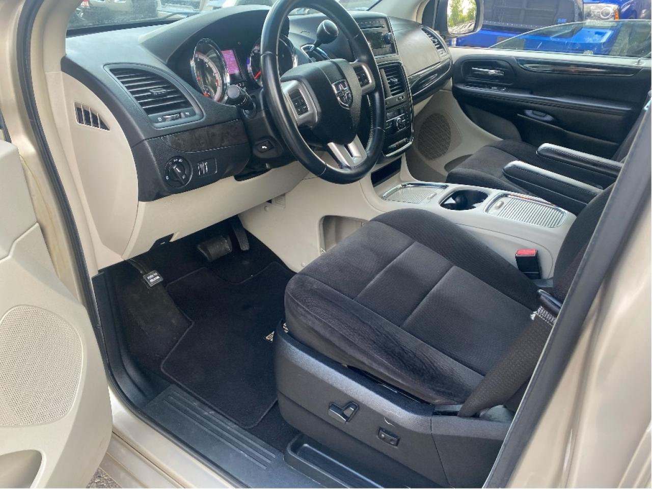 2012 Dodge Grand Caravan Crew Photo