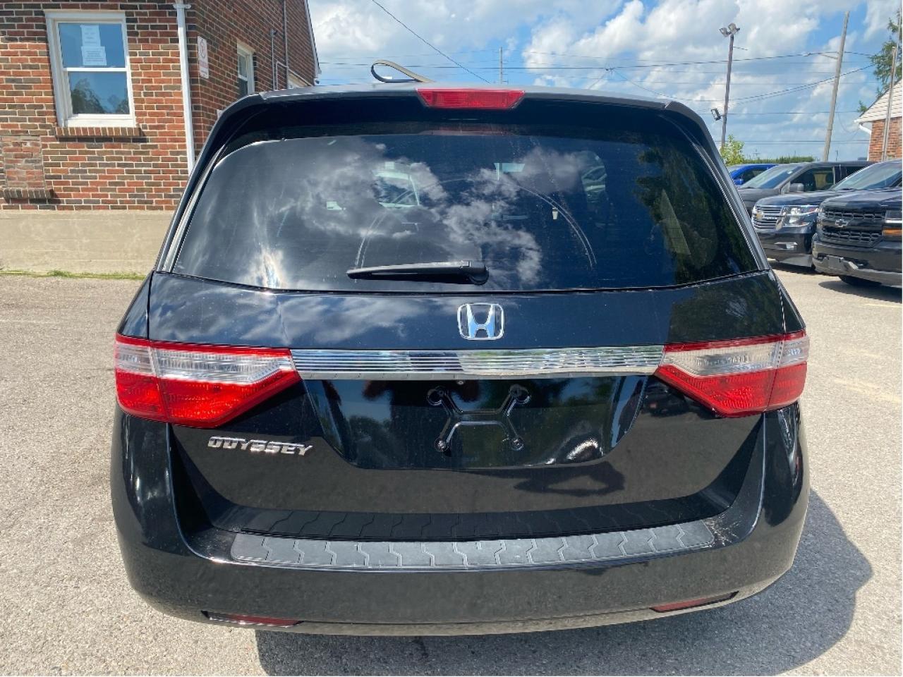 2012 Honda Odyssey LX Photo