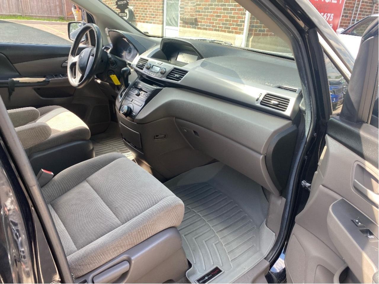 2012 Honda Odyssey LX Photo