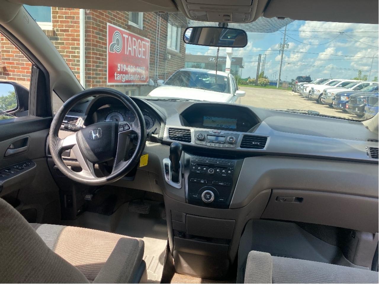 2012 Honda Odyssey LX Photo