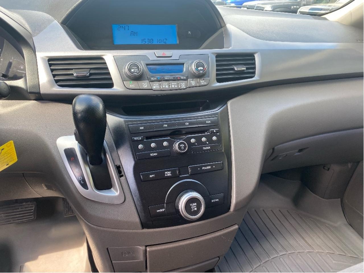 2012 Honda Odyssey LX Photo