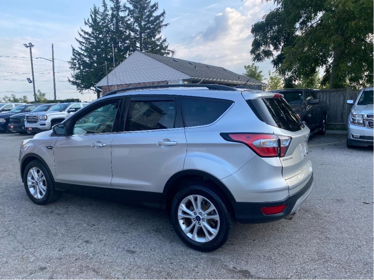 2017 Ford Escape SE Photo