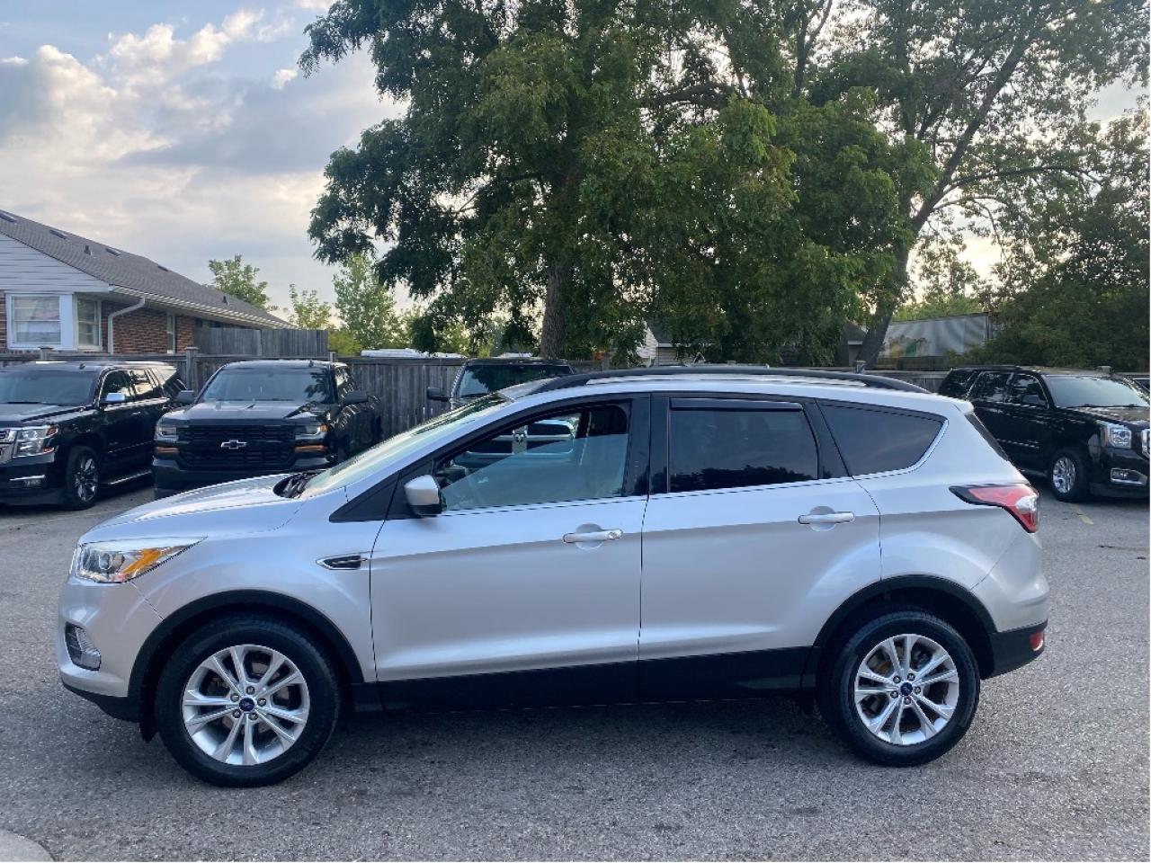 2017 Ford Escape SE Photo3