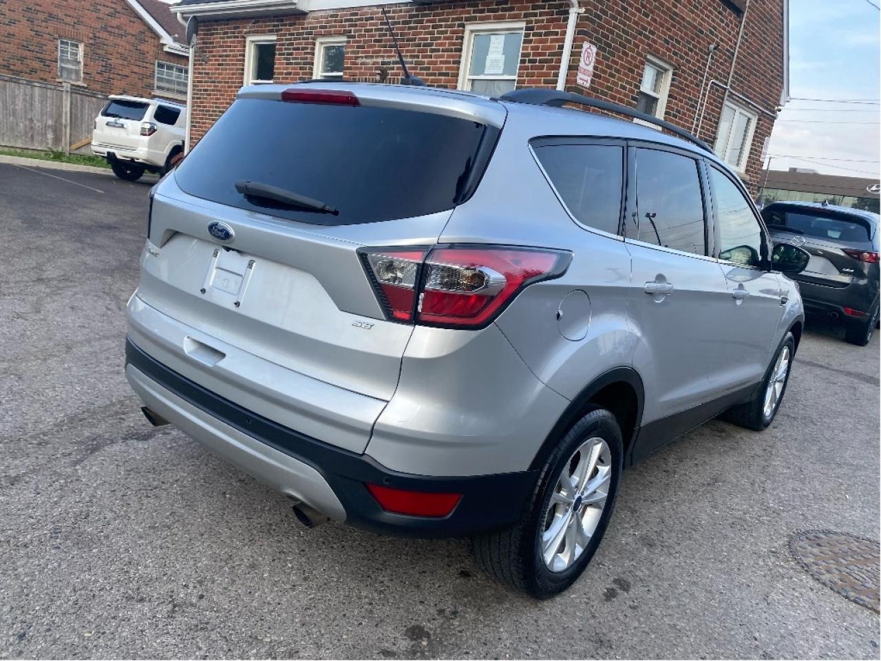 2017 Ford Escape SE Photo