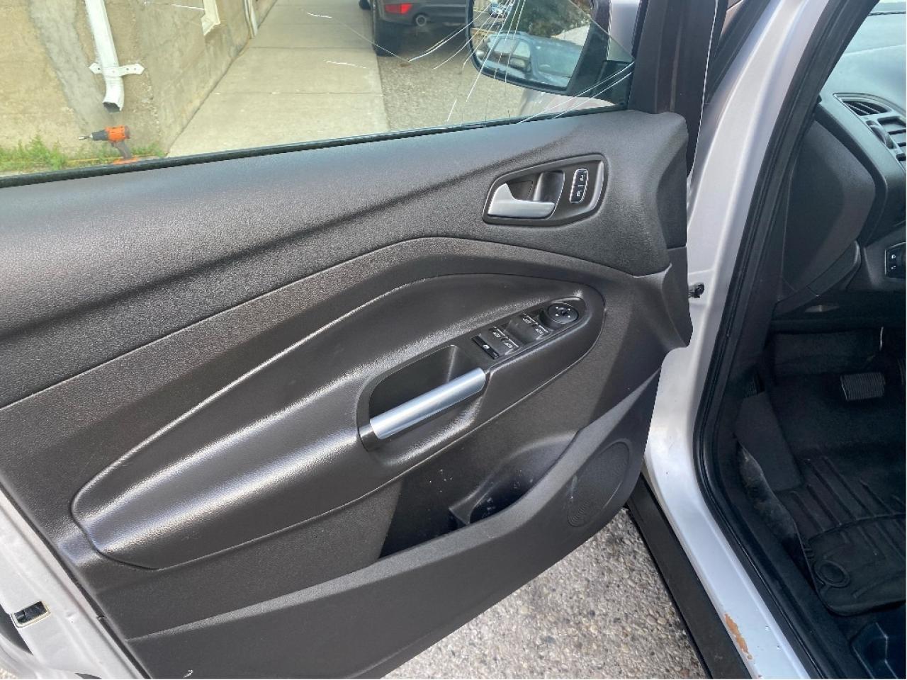 2017 Ford Escape SE Photo