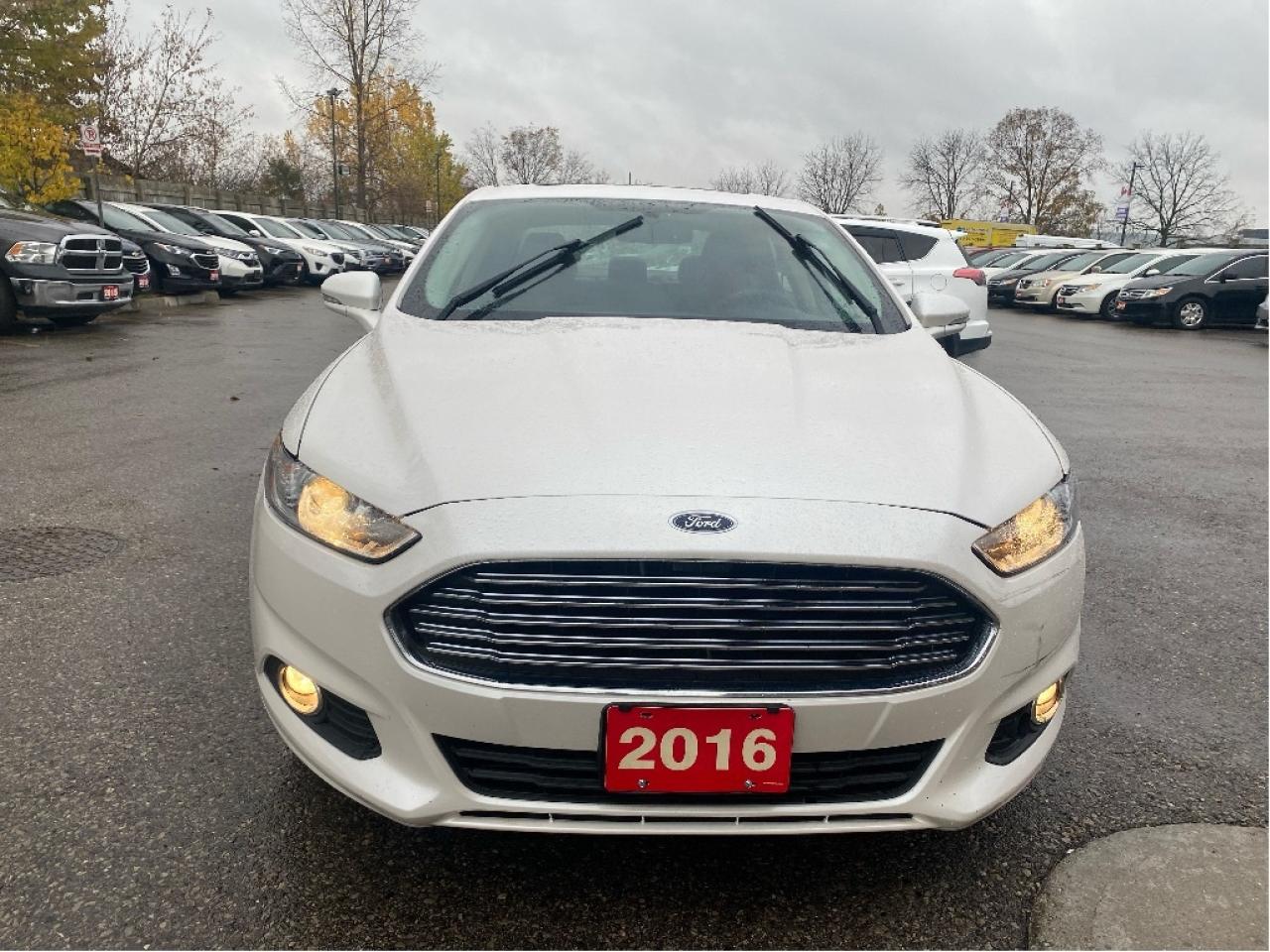 2016 Ford Fusion SE Photo