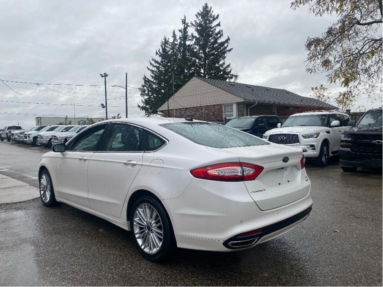 2016 Ford Fusion SE Photo