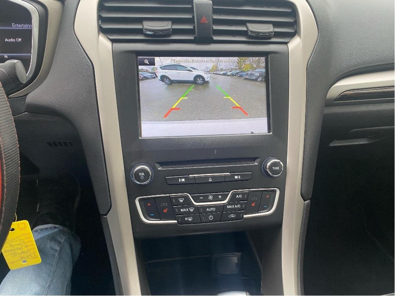 2016 Ford Fusion SE Photo