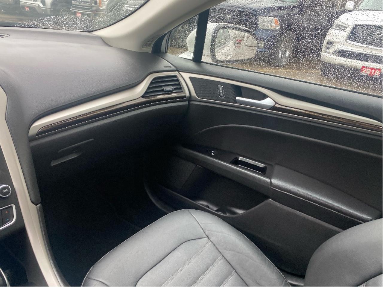 2016 Ford Fusion SE Photo