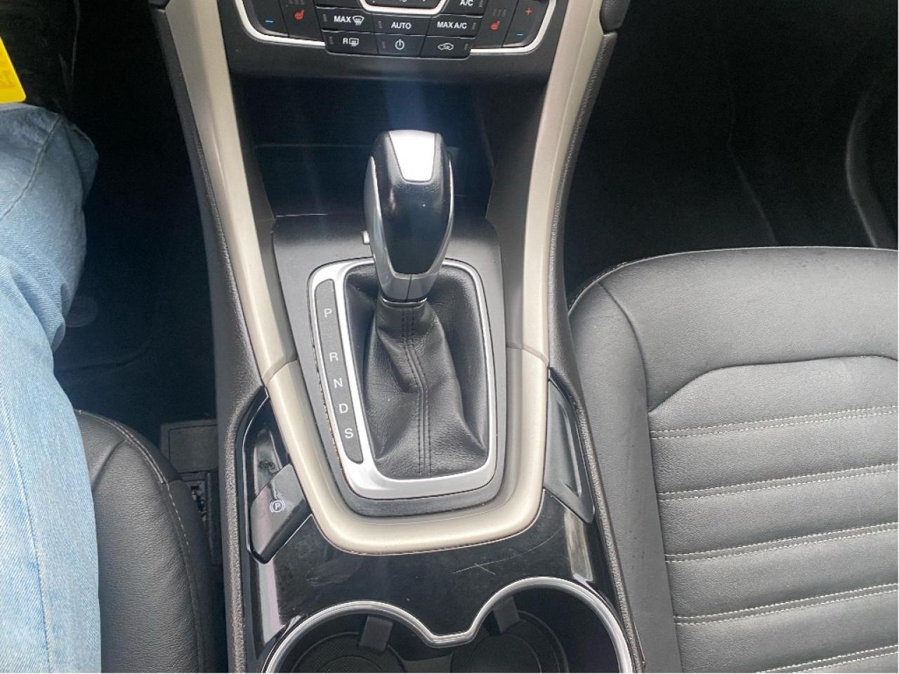 2016 Ford Fusion SE Photo