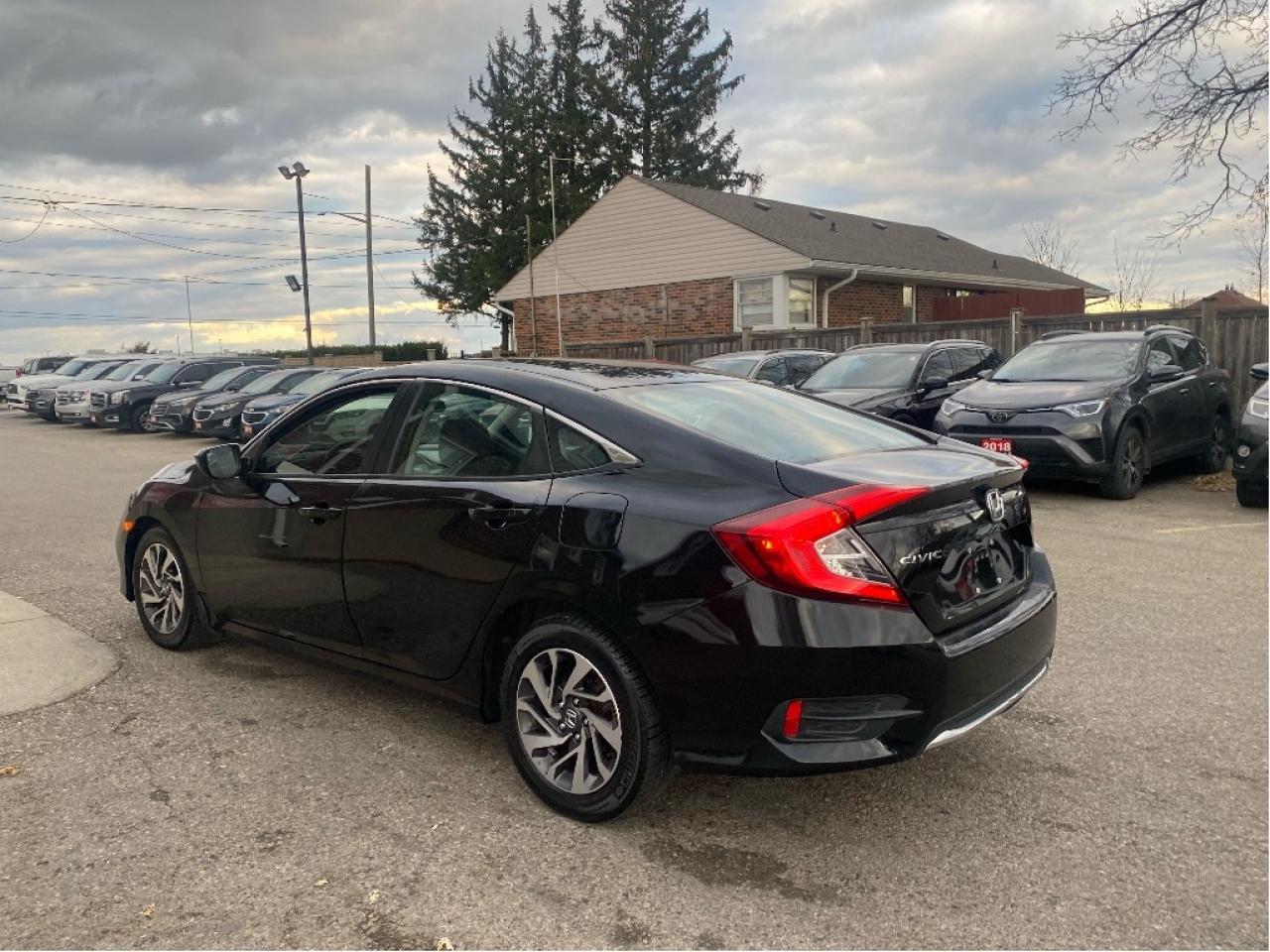 2020 Honda Civic Sedan EX Photo4