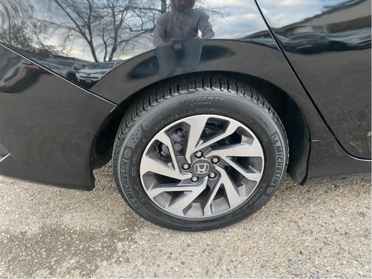 2020 Honda Civic Sedan EX Photo