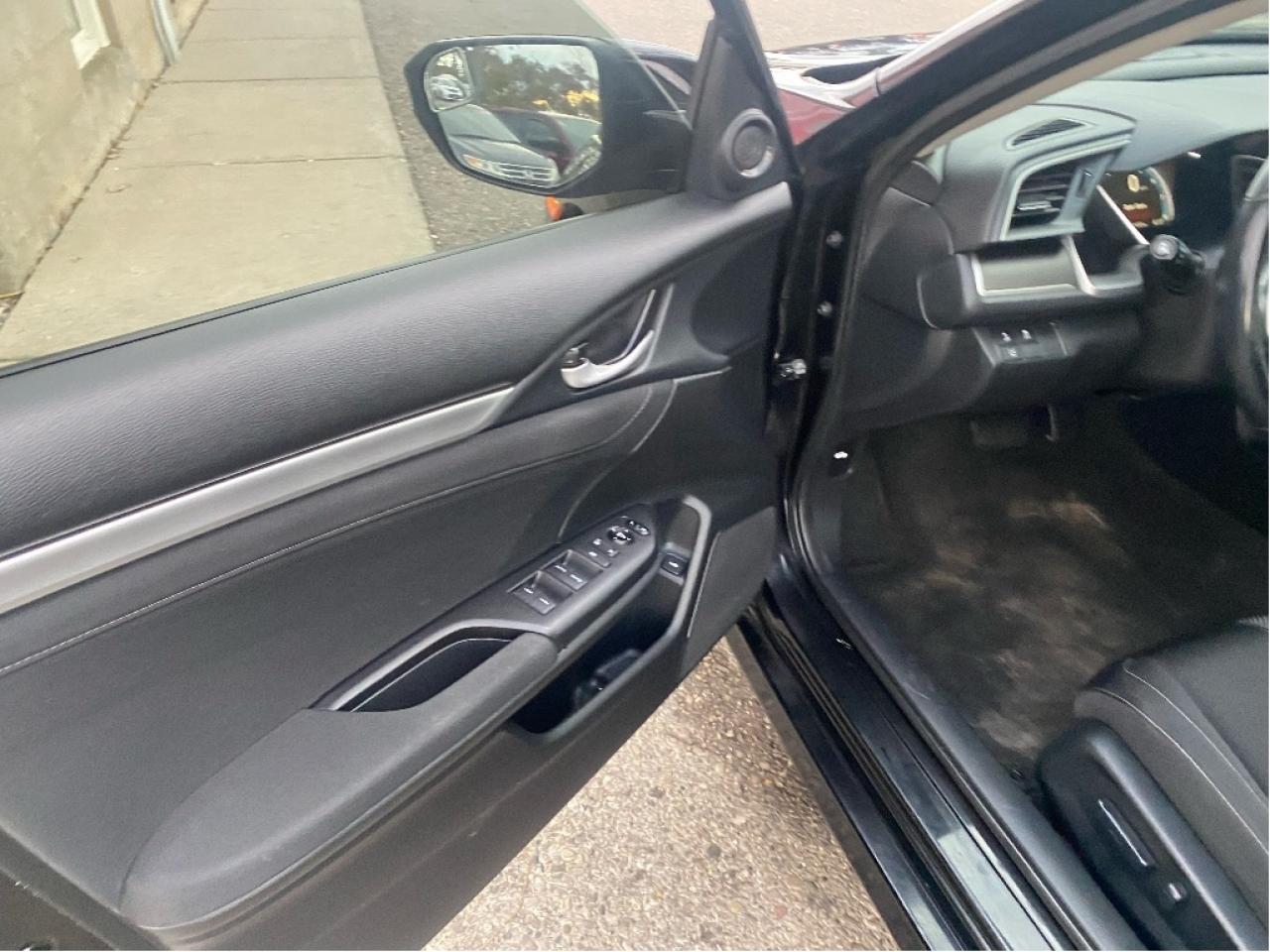 2020 Honda Civic Sedan EX Photo