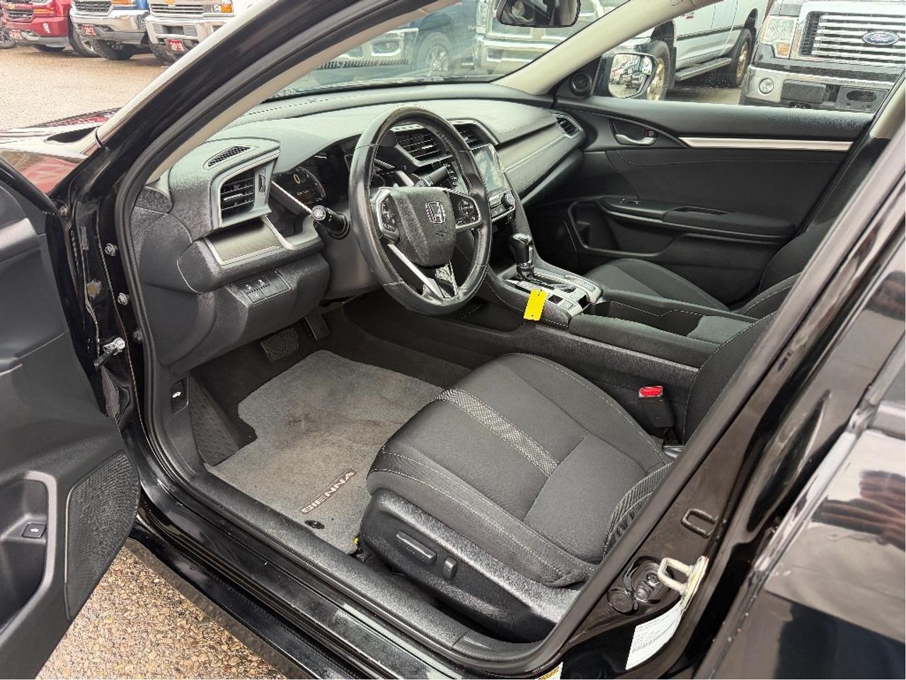 2020 Honda Civic Sedan EX Photo
