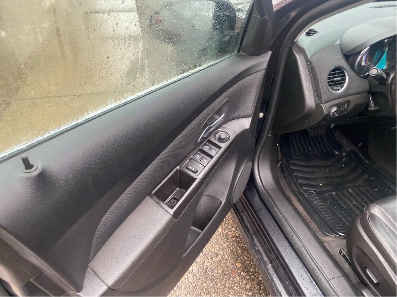 2016 Chevrolet Cruze LTZ. Fully Loaded, Great condition! Inclues set of Photo