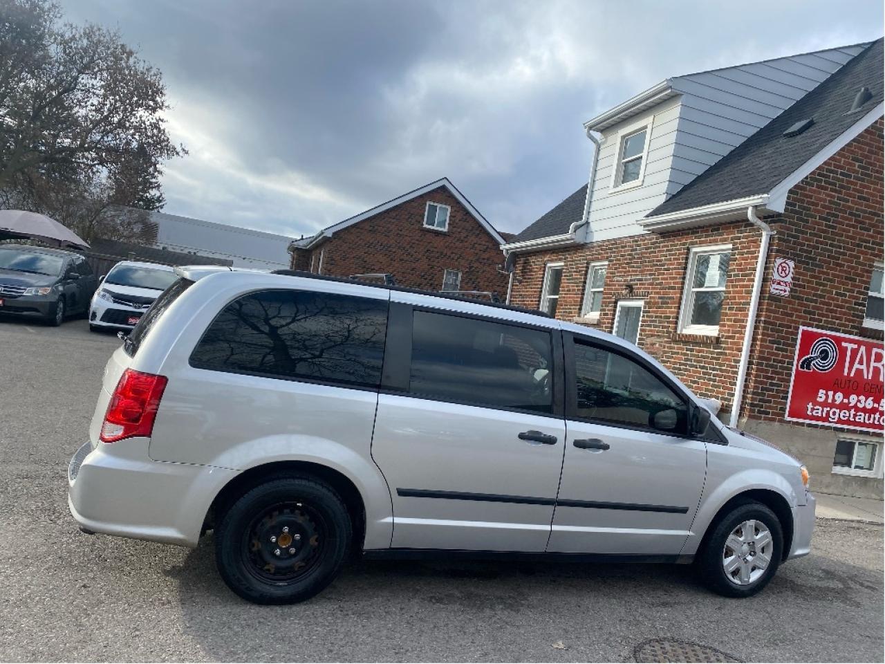 2012 Dodge Grand Caravan SE Photo