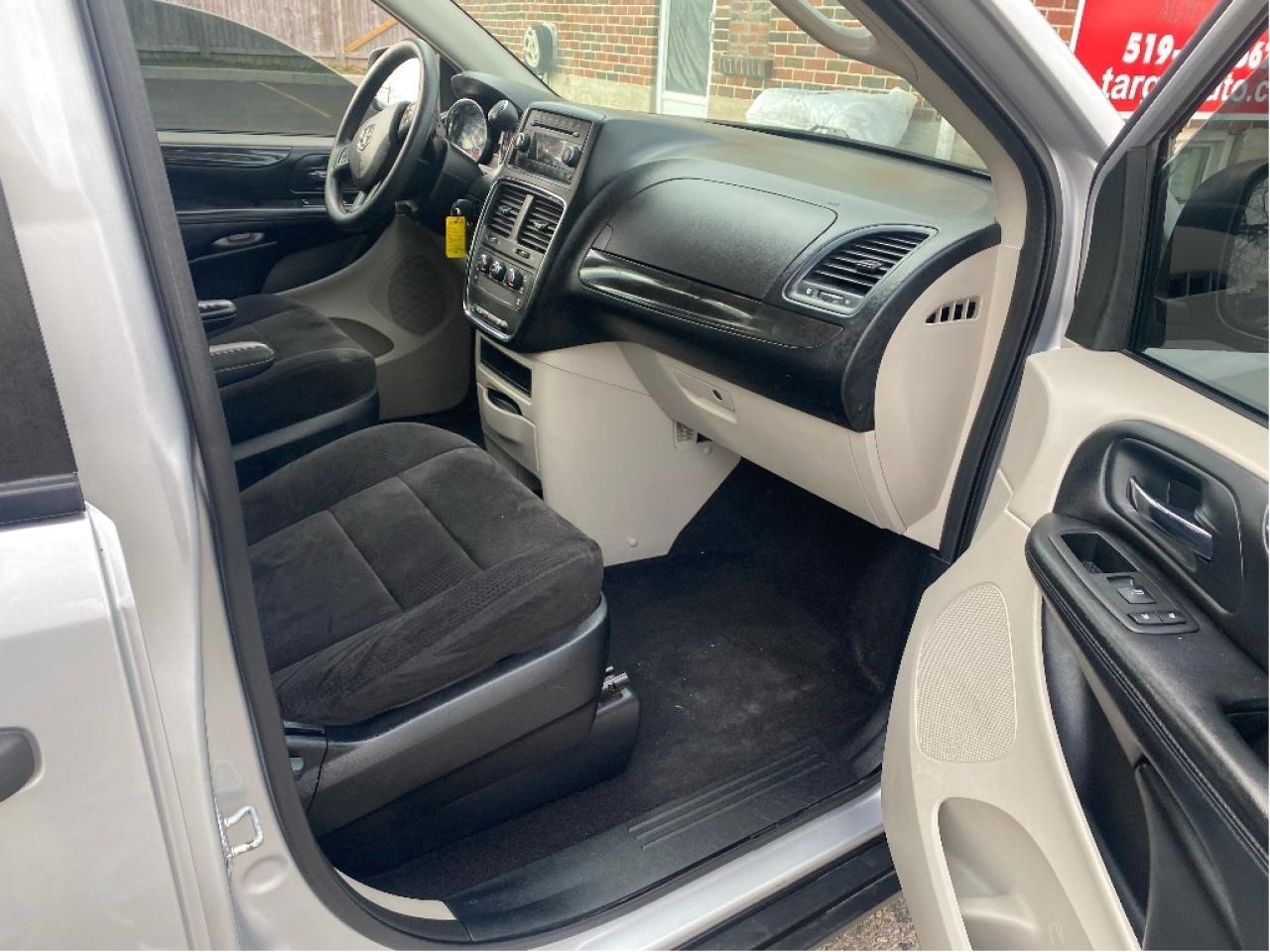 2012 Dodge Grand Caravan SE Photo