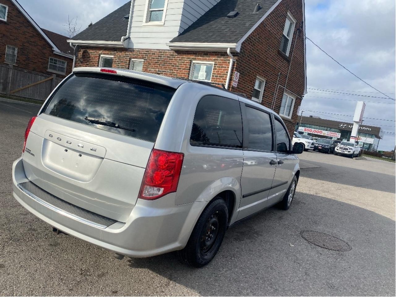 2012 Dodge Grand Caravan SE Photo