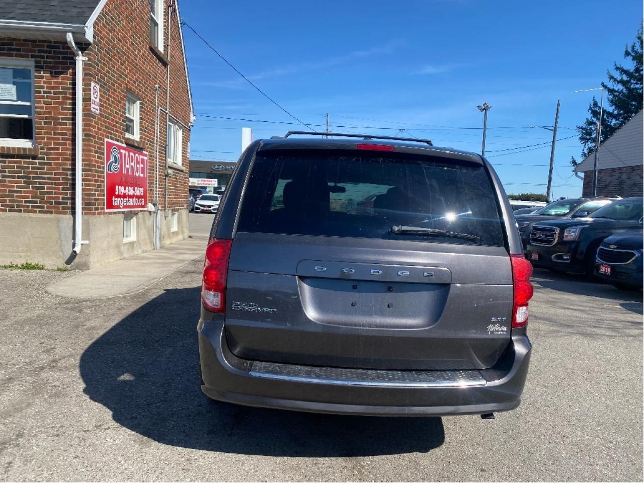 2015 Dodge Grand Caravan SXT Photo