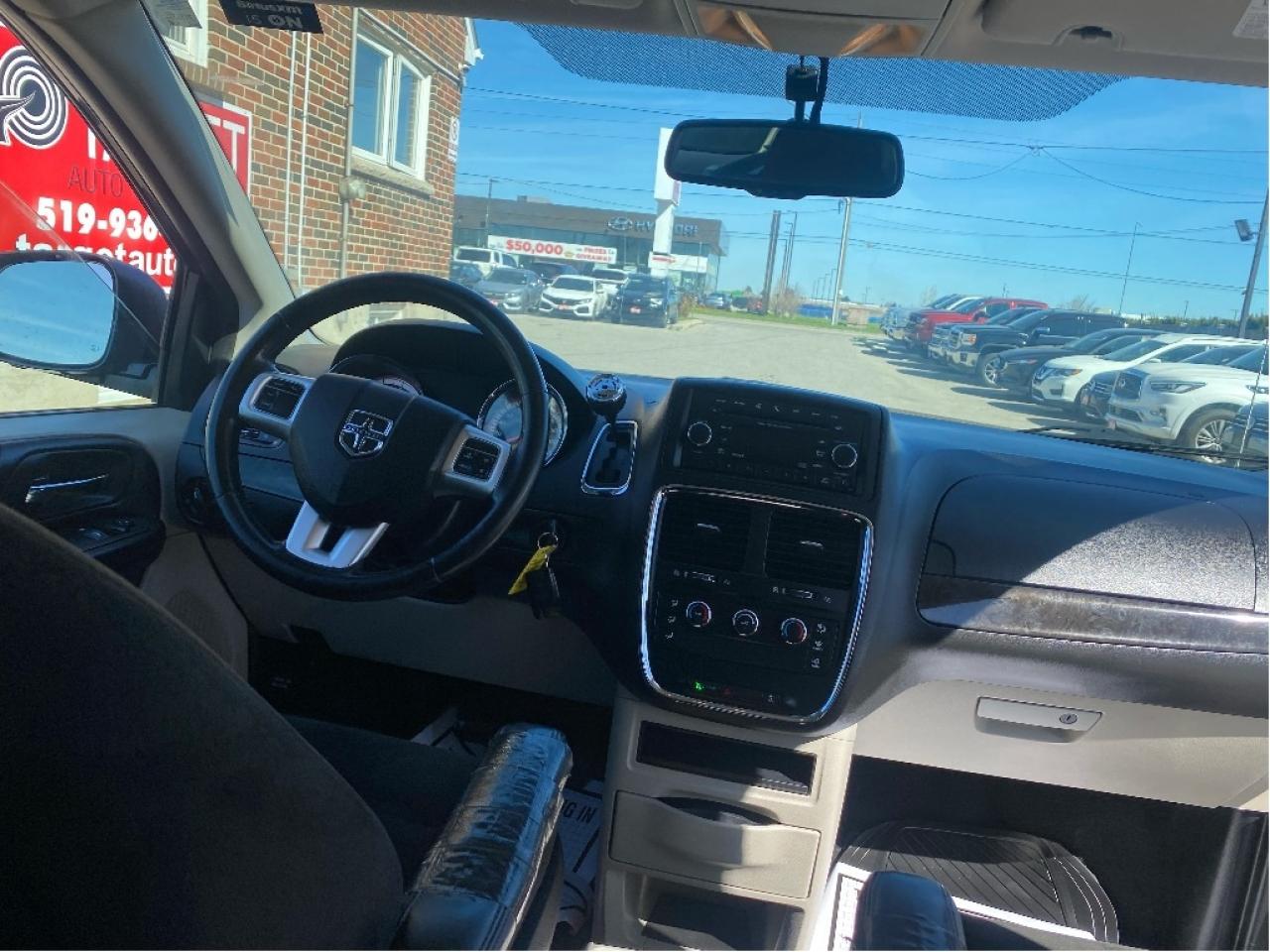 2015 Dodge Grand Caravan SXT Photo