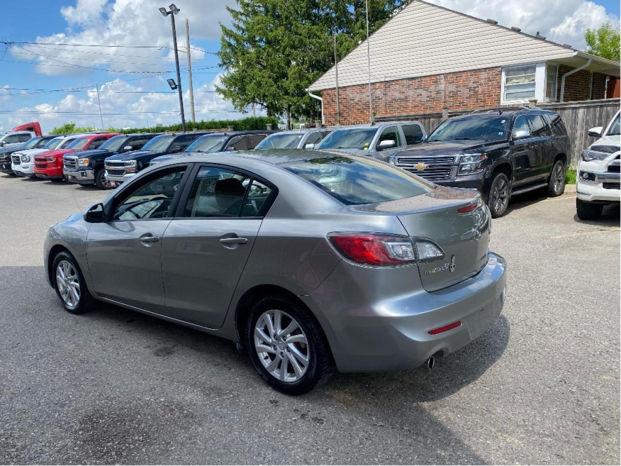 2012 Mazda MAZDA3 GS-SKY Photo3