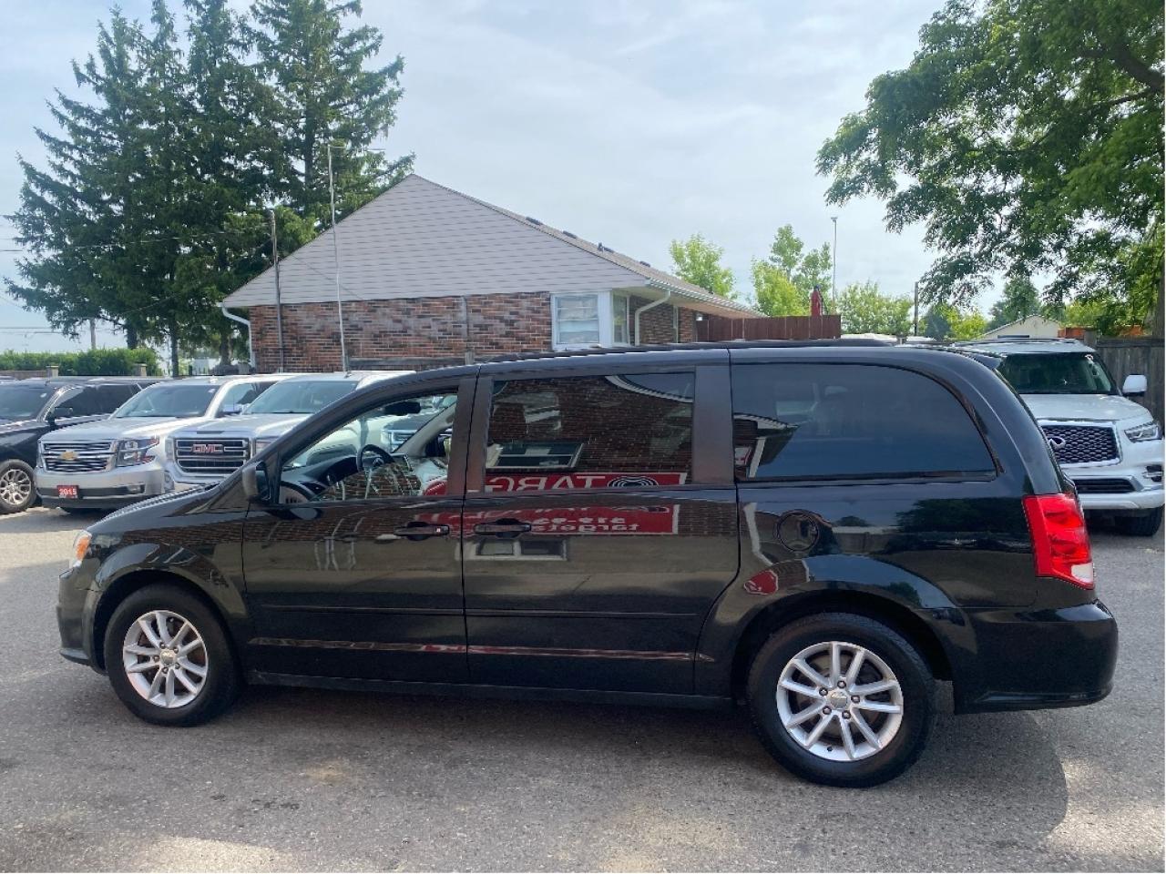 2014 Dodge Grand Caravan SXT Photo3