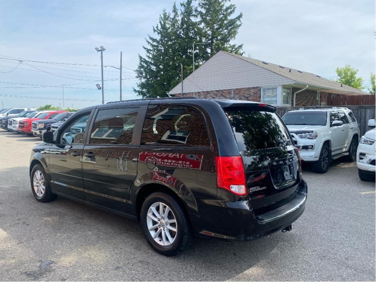 2014 Dodge Grand Caravan SXT Photo4