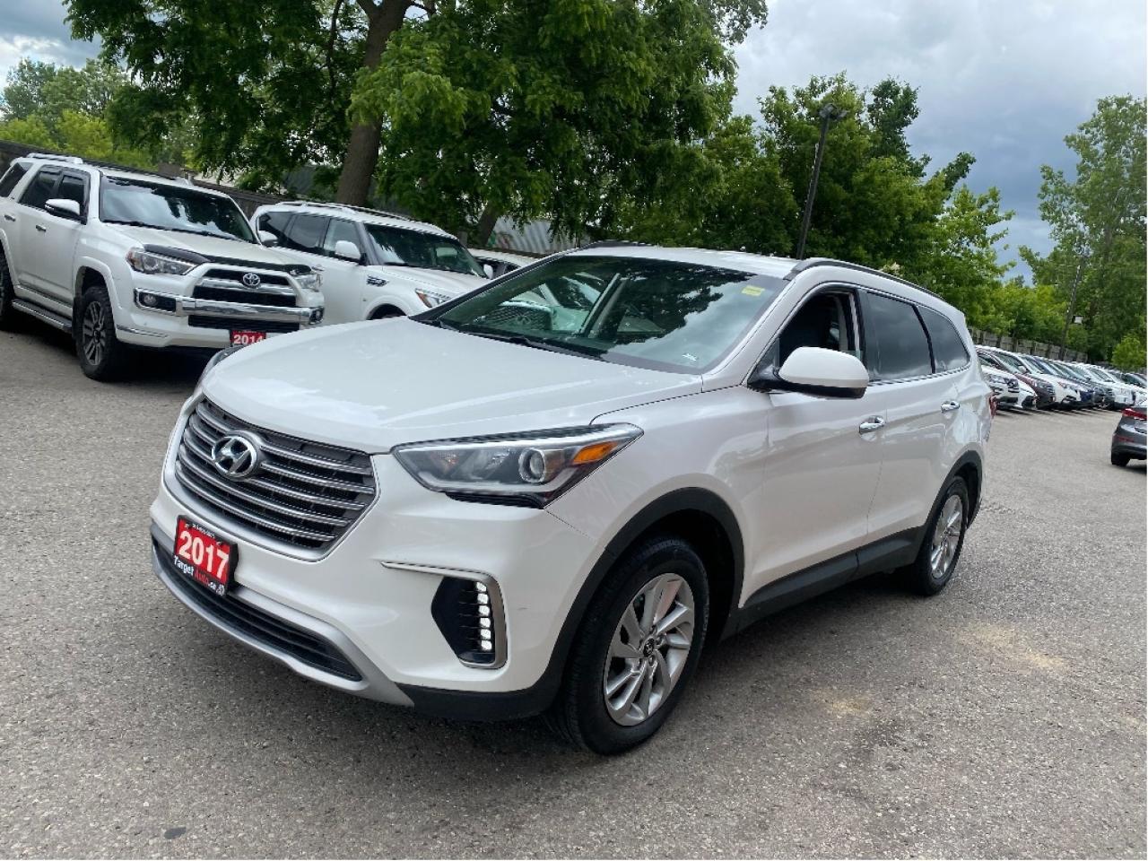 2017 Hyundai Santa Fe XL 7 Passenger, Great Condition Photo2