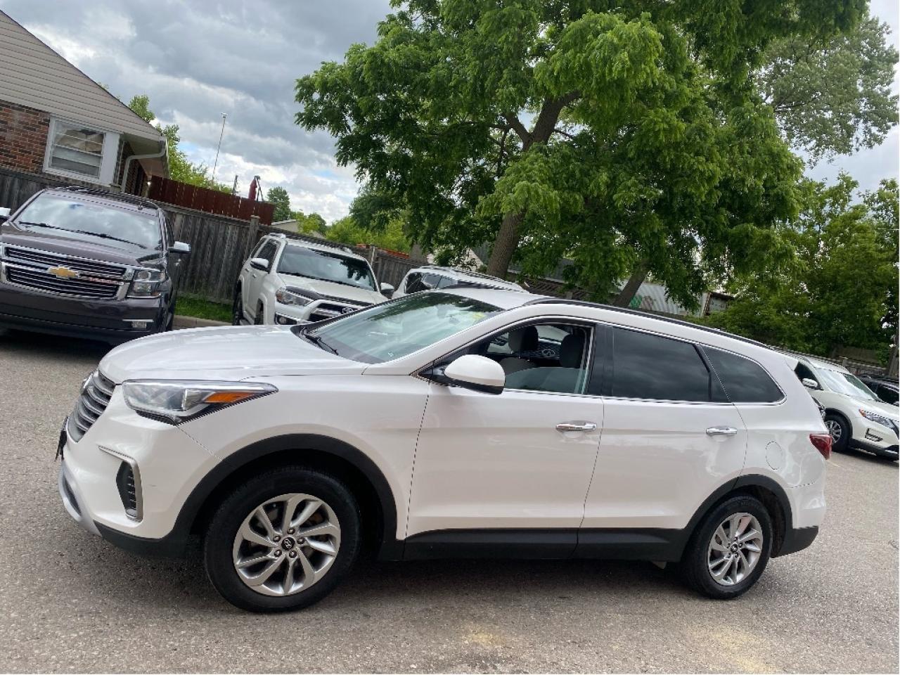 2017 Hyundai Santa Fe XL 7 Passenger, Great Condition Photo