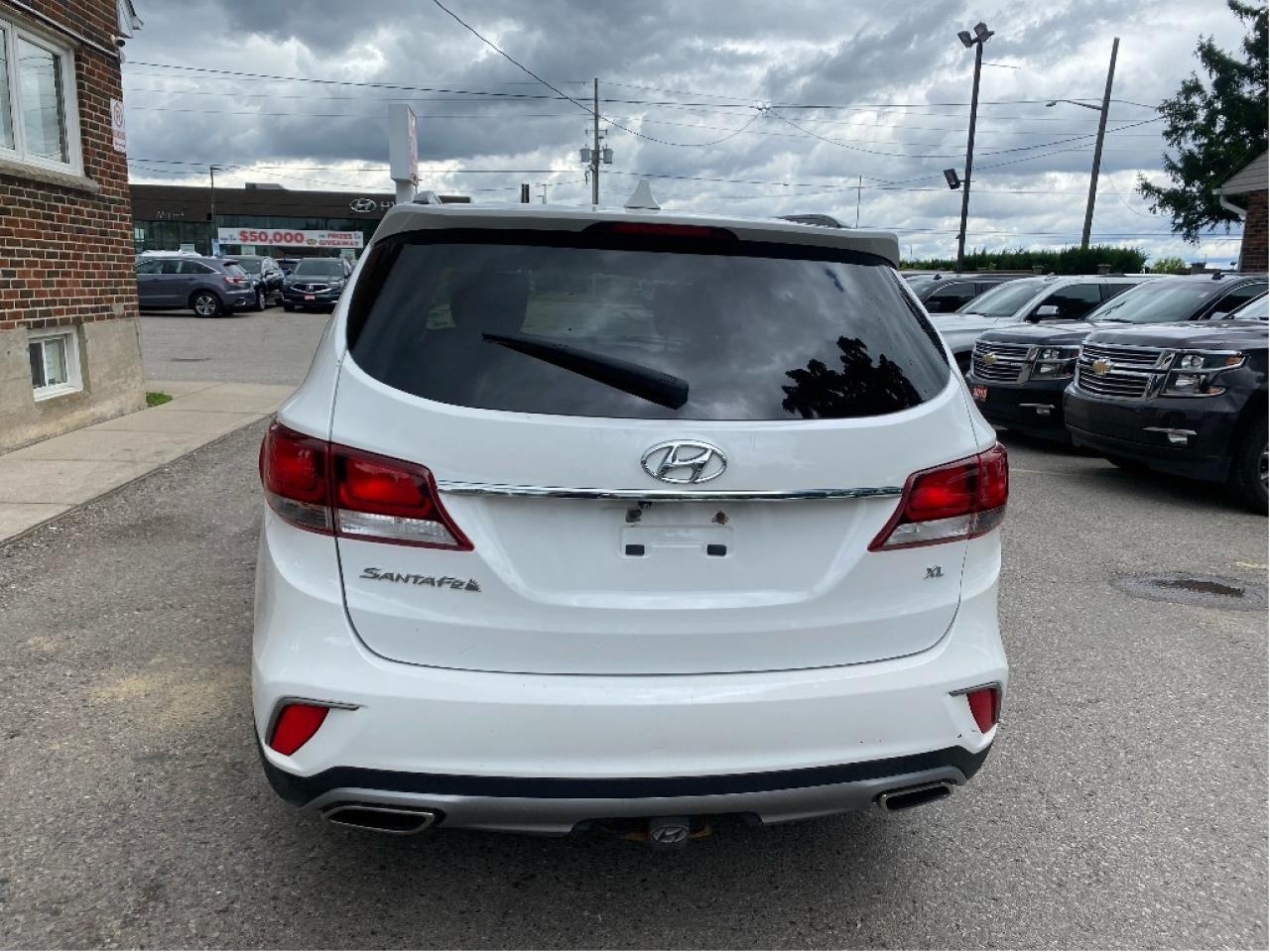 2017 Hyundai Santa Fe XL 7 Passenger, Great Condition Photo