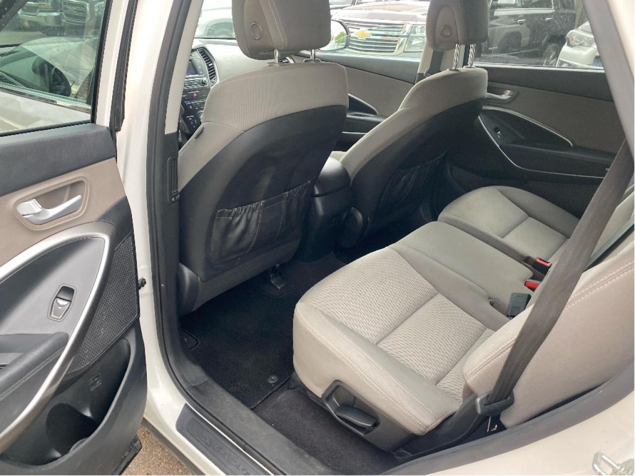 2017 Hyundai Santa Fe XL 7 Passenger, Great Condition Photo