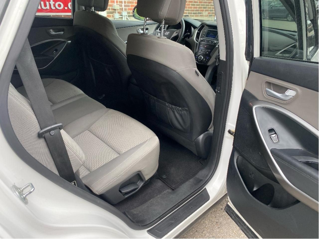 2017 Hyundai Santa Fe XL 7 Passenger, Great Condition Photo