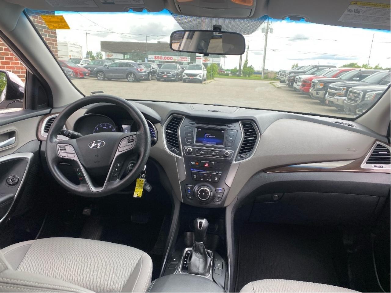 2017 Hyundai Santa Fe XL 7 Passenger, Great Condition Photo