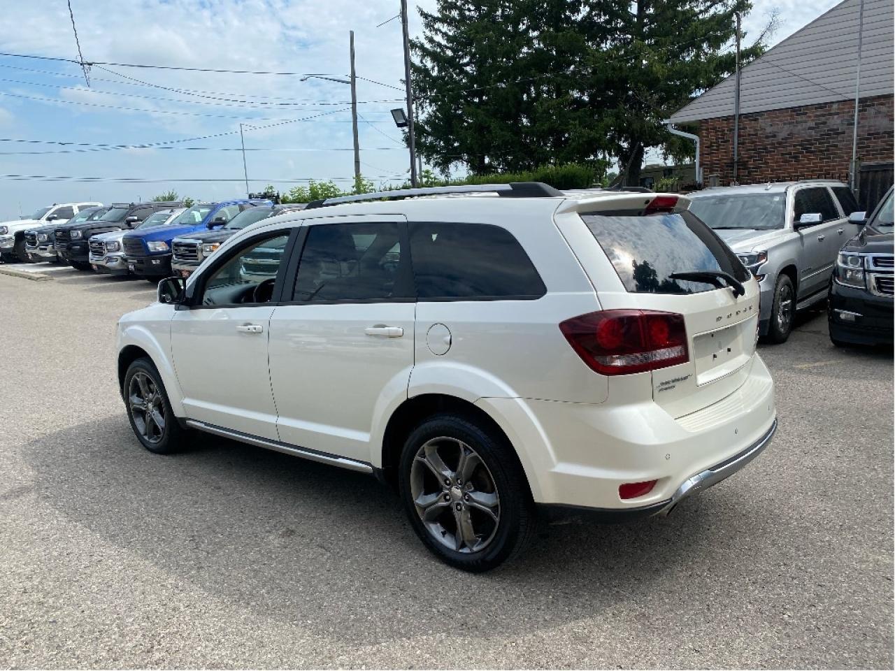 2017 Dodge Journey Crossroad. Two sets of tires and rims! Photo4
