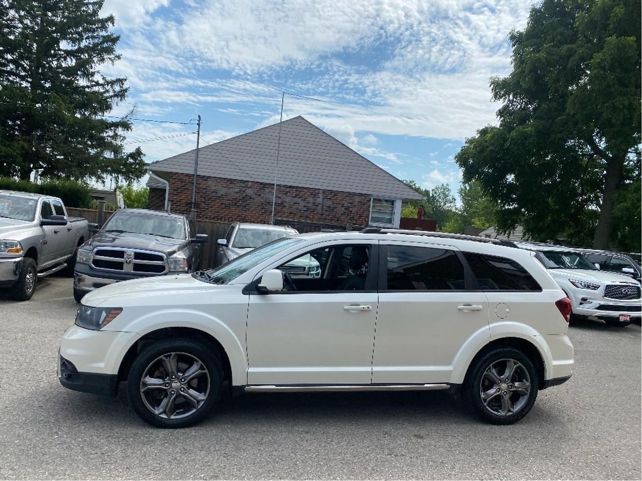 2017 Dodge Journey Crossroad. Two sets of tires and rims! Photo3