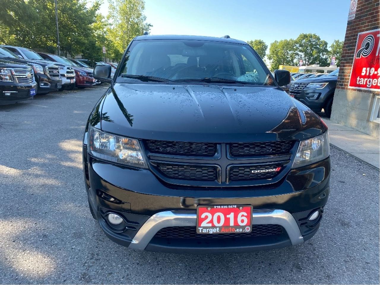 2016 Dodge Journey Crossroad Photo1