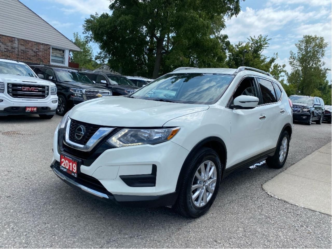 2019 Nissan Rogue Very Clean, Drives Great !! Photo