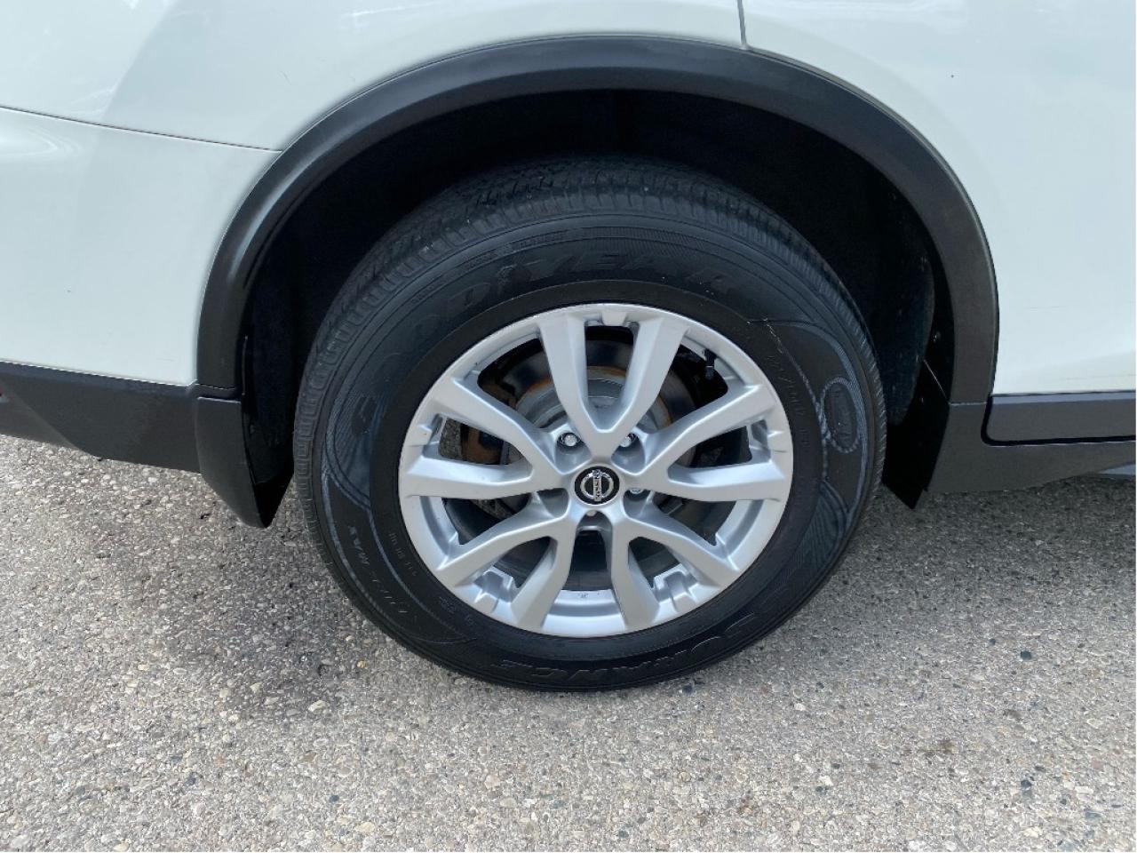 2019 Nissan Rogue Very Clean, Drives Great !! Photo