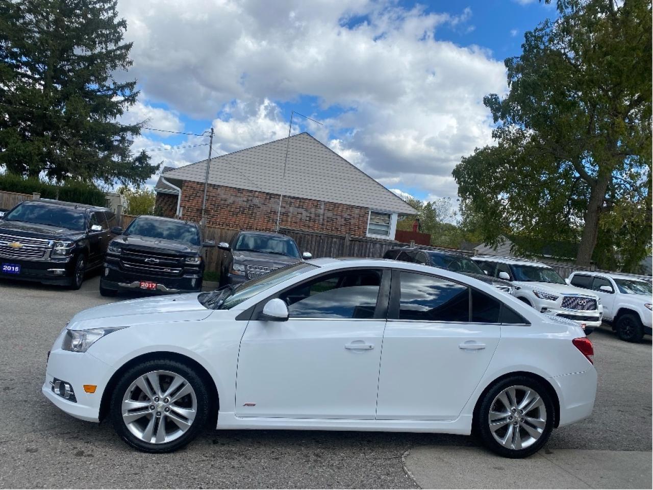 2014 Chevrolet Cruze 2LT, Loaded, Drives Great !! Photo3