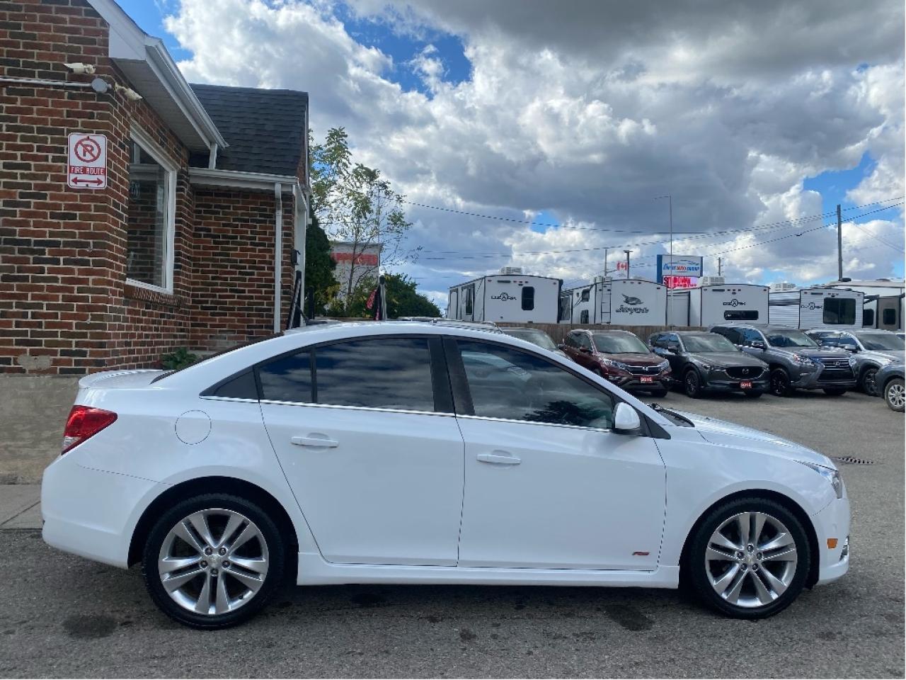 2014 Chevrolet Cruze 2LT, Loaded, Drives Great !! Photo