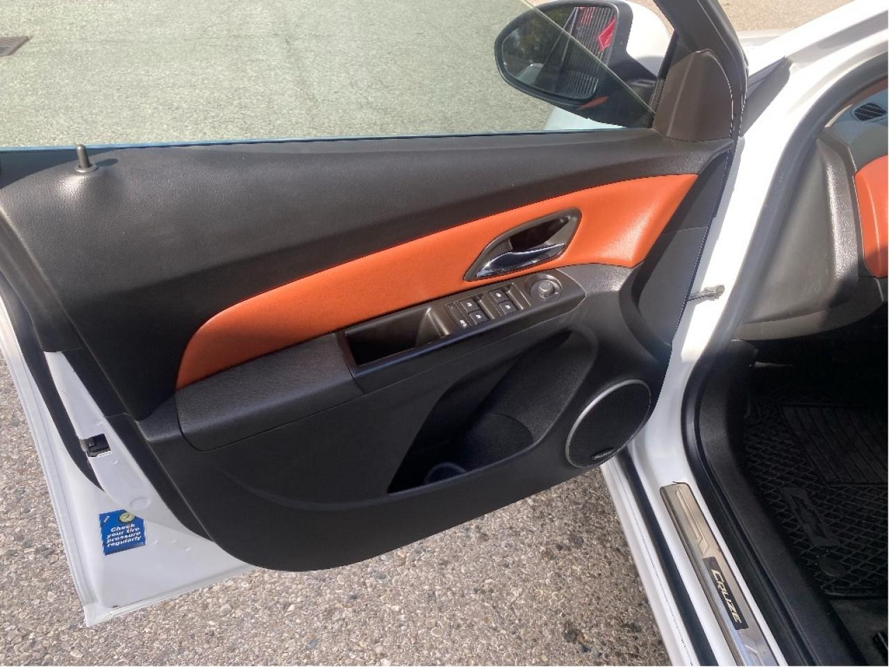 2014 Chevrolet Cruze 2LT, Loaded, Drives Great !! Photo