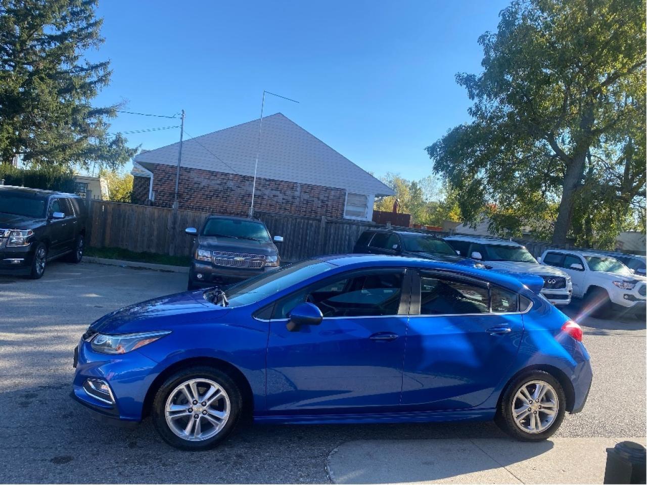 2017 Chevrolet Cruze LT Photo