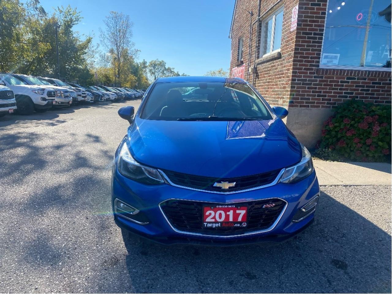 2017 Chevrolet Cruze LT Photo